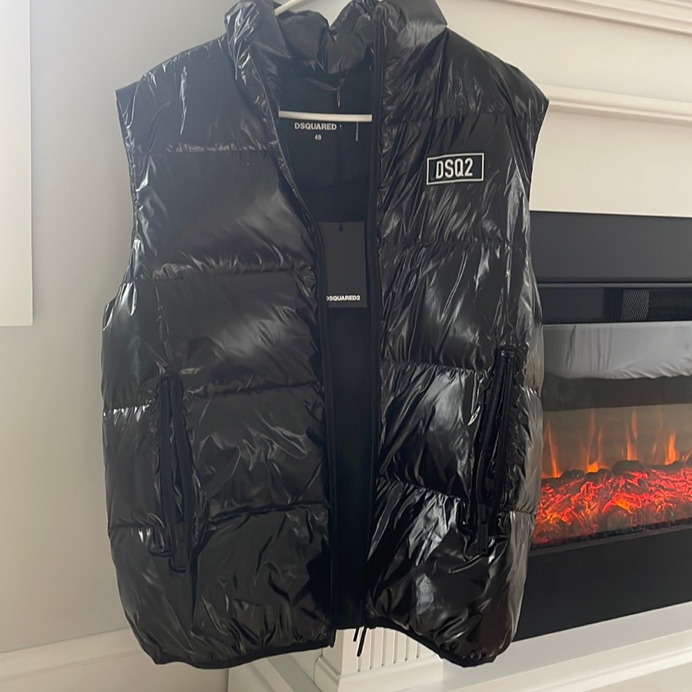 100% authentic DSQUARED2 puffer vest